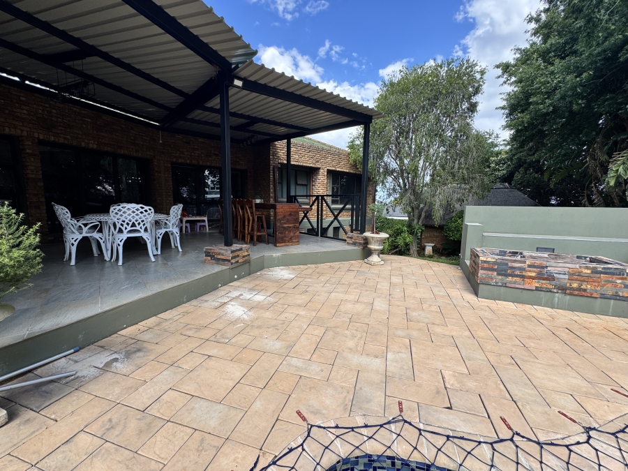 4 Bedroom Property for Sale in Wilkoppies North West
